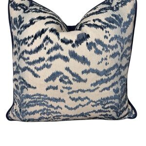 2 Cowtan & tout blue rajah blue velvet luxury throw pillows